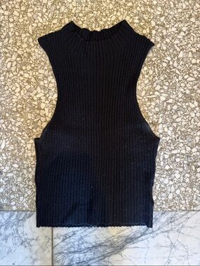 Divided Sleeveless Ribbed Mock Neck Tank Top - Black